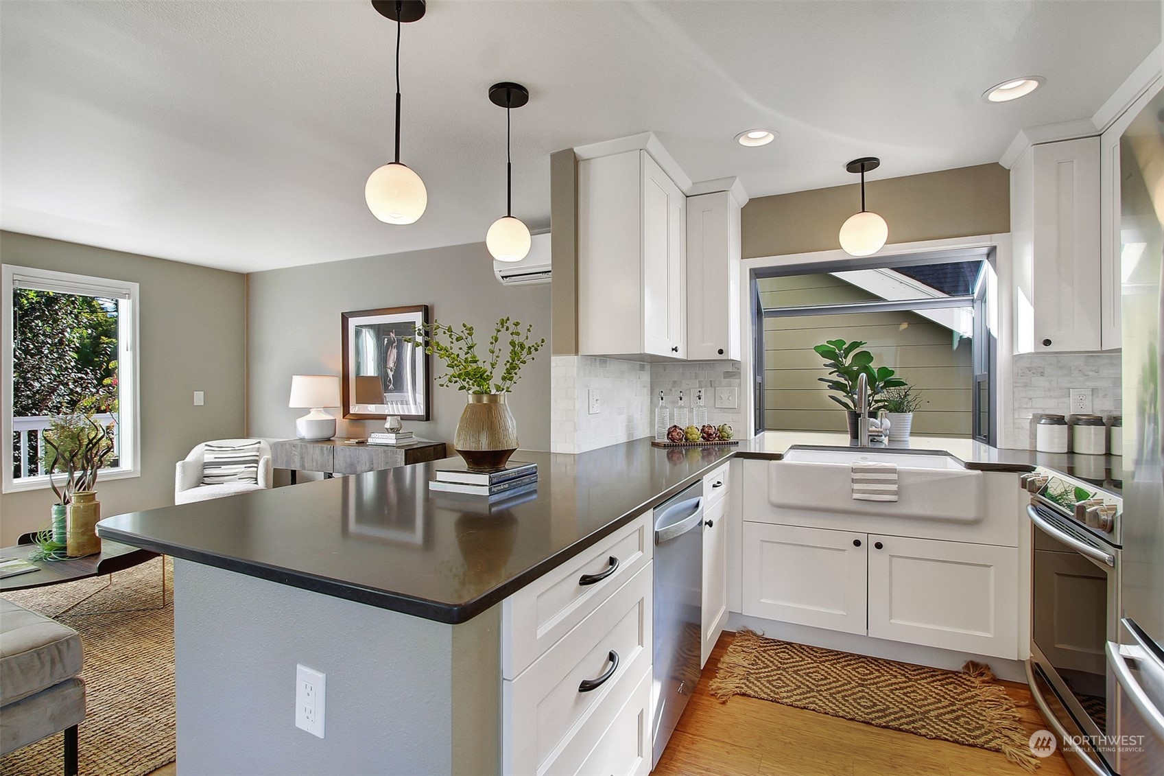 548 North 75th Street Seattle, WA 98103 - Photo 8 of 28