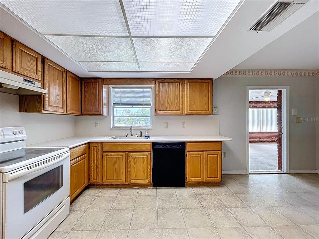 1305 Hickory Lane South Fort Meade, FL 33841 - Photo 7 of 26