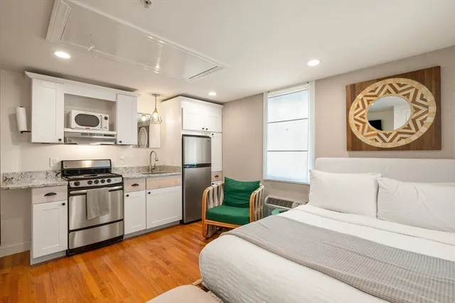 $3,600,000 | 11 Charter Street, Newburyport, MA 01950