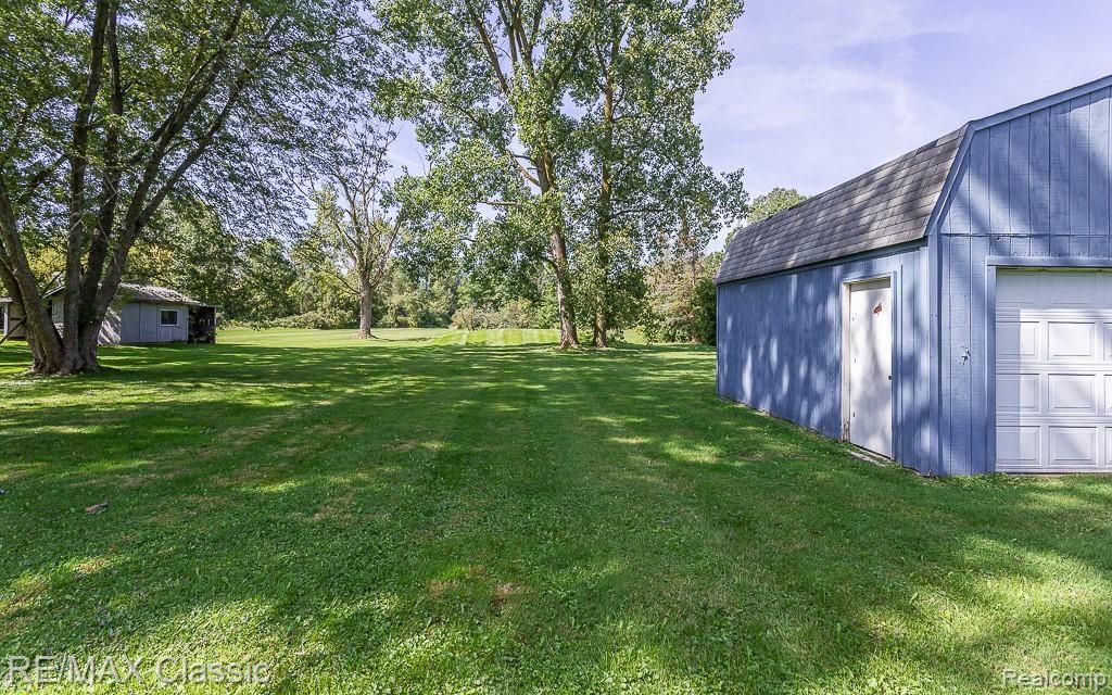 4614 Denton Road Canton, MI 48188 - Photo 11 of 33 4614 denton exteriors (11).jpg