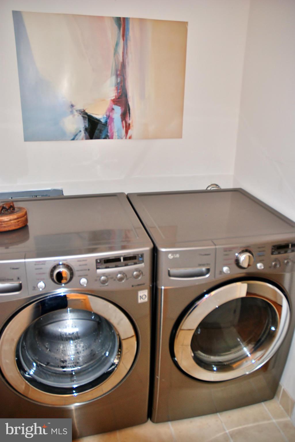 19547 Transhire Road Gaithersburg, MD 20886 - Photo 21 of 28 Laundry Room