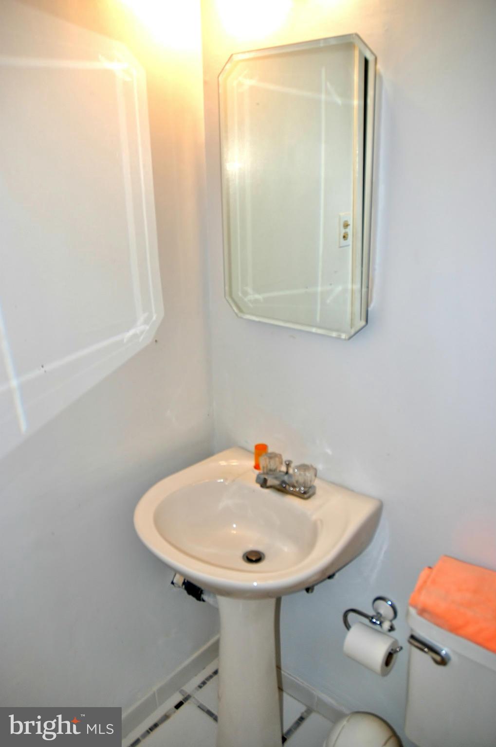 19547 Transhire Road Gaithersburg, MD 20886 - Photo 24 of 28 Bath