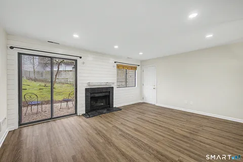 $599,000 | 150 Hope Street, Unit 14, Stamford, CT 06906