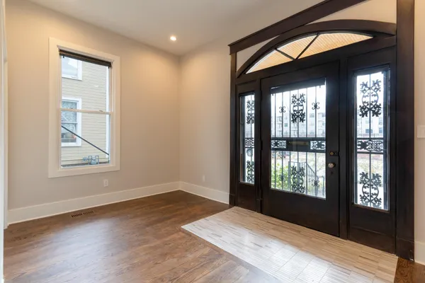 $3,250 | 1544 Court Avenue, Unit 1, Memphis, TN 38104