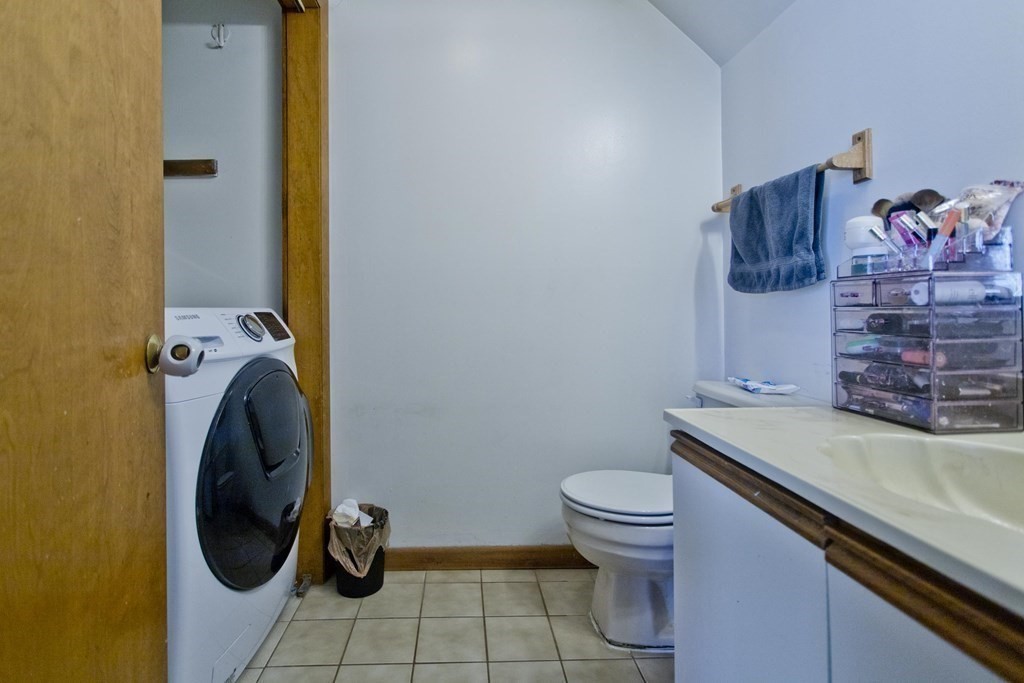 68 Lake George Road Wales, MA 01081 - Photo 8 of 42