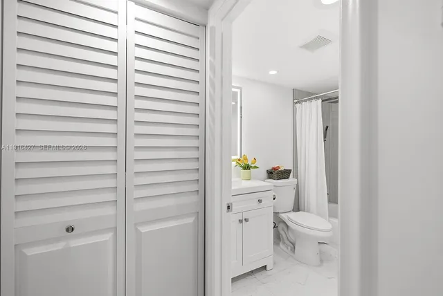 a bathroom with a toilet