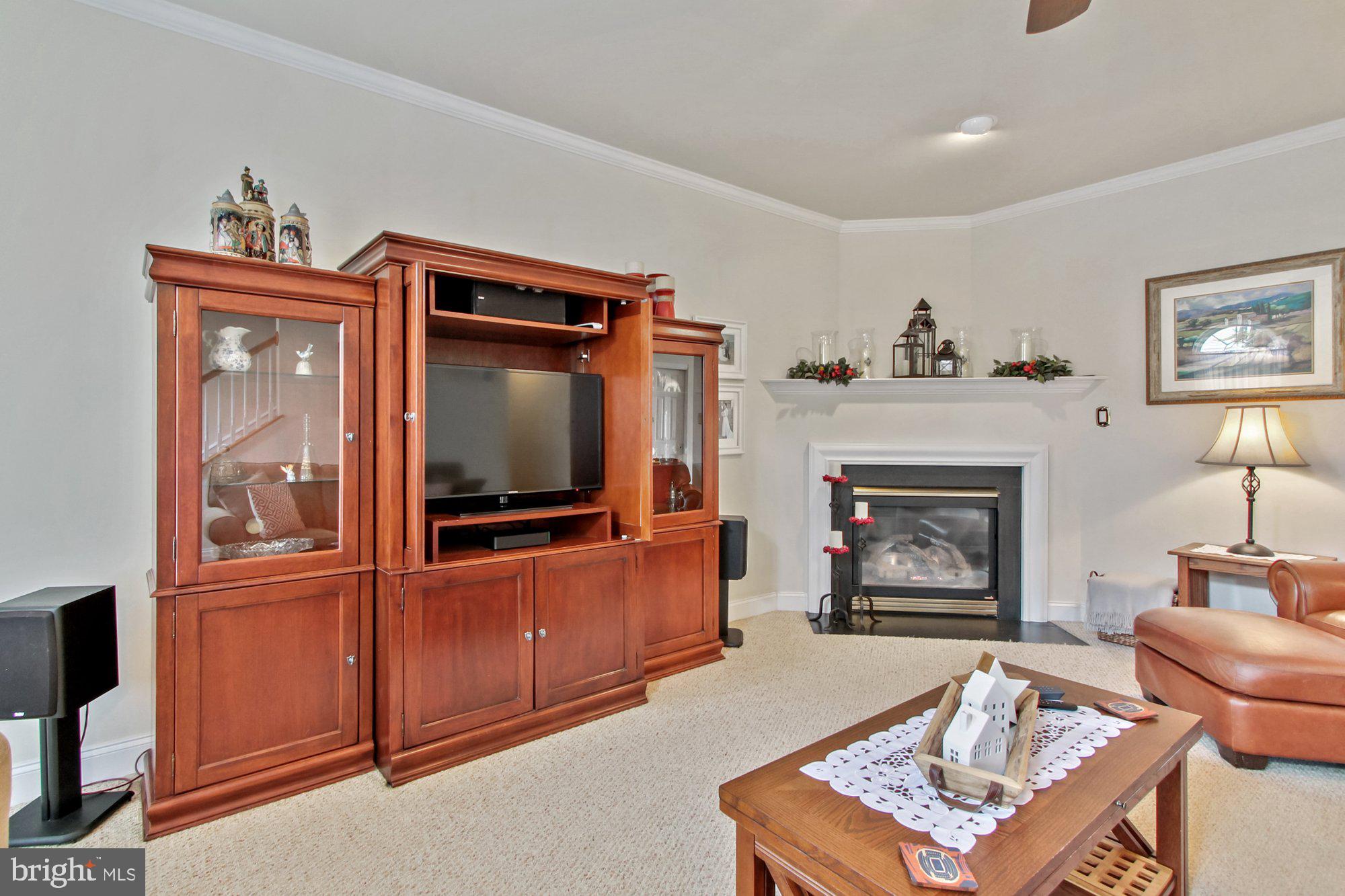 11 Bancroft Terrace Reading, PA 19607 - Photo 4 of 28 Living Room