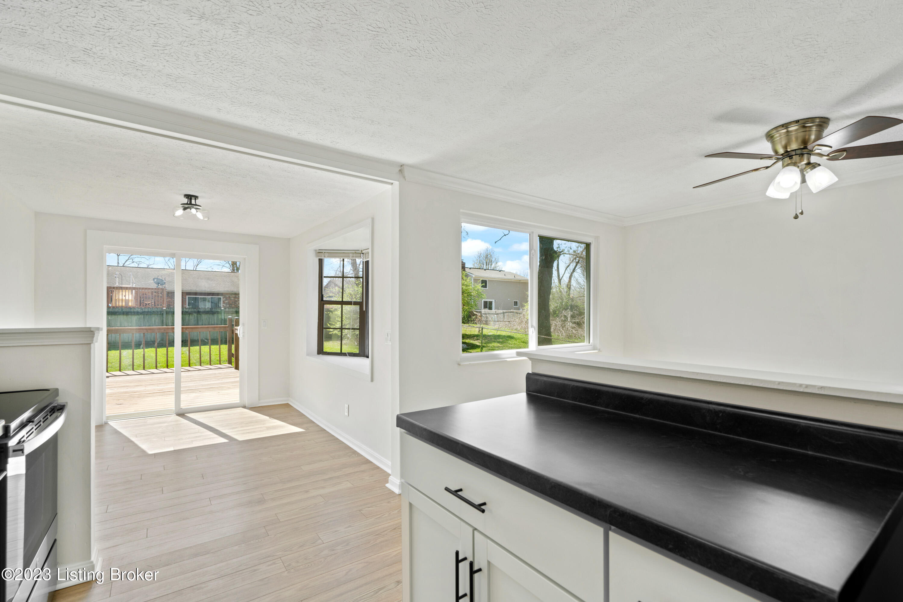 6402 Overton Road Louisville, KY 40228 - Photo 14 of 41 Kitchen