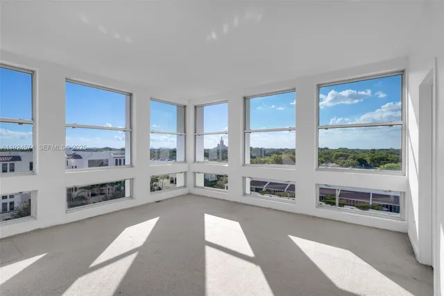 $649,000 | 700 Biltmore Way, Unit 710, Coral Gables, FL 33134