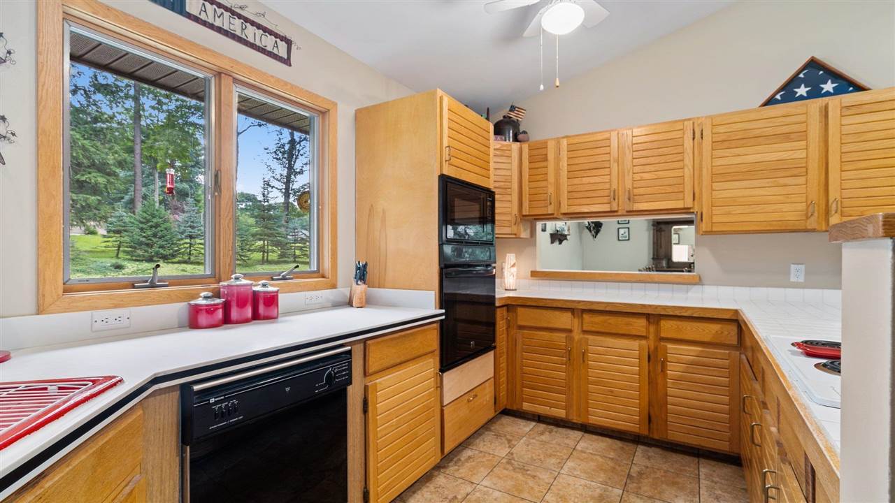 7710 Forest Lodge Road Traverse City, MI 49685 - Photo 16 of 88 1891618-15.JPG