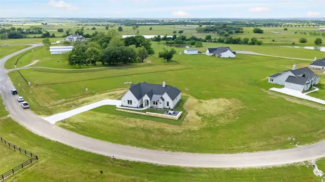 $809,999 | 1355 Bluebonnet Ridge Drive, Chappell Hill, TX 77426