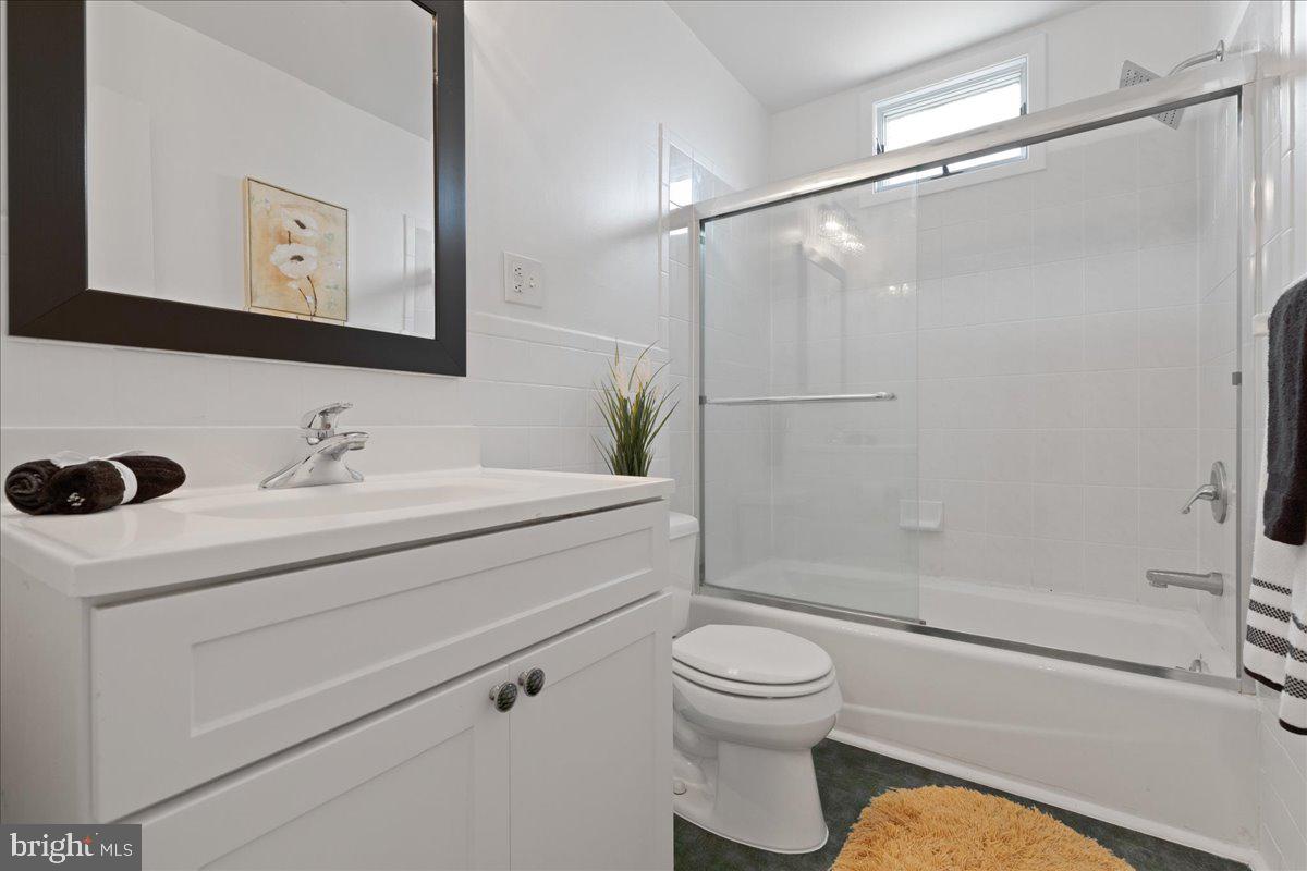 388 Terhune Road Princeton, NJ 08540 - Photo 23 of 33 Hall Bath