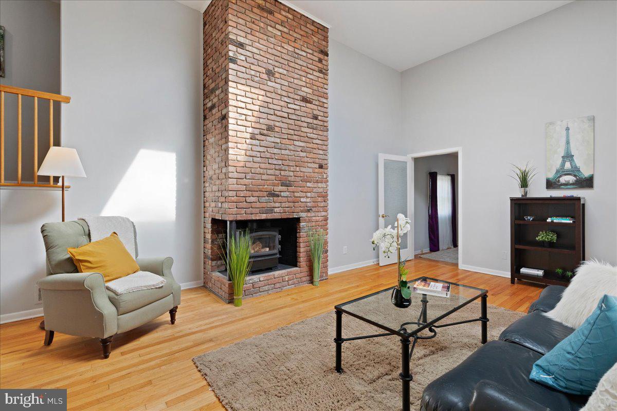 388 Terhune Road Princeton, NJ 08540 - Photo 6 of 33 Living Room