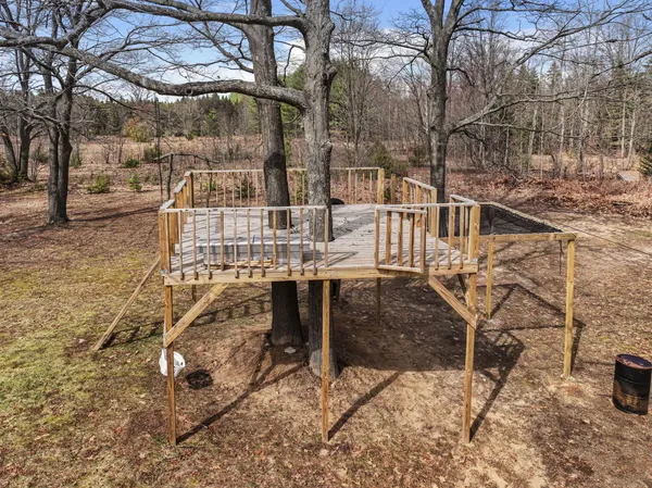 $425,000 | 6561 34 1/2 Road, Cadillac, MI 49601