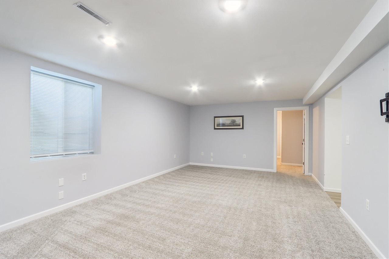 321 Sycamore Street Riverside, IA 52327 - Photo 27 of 38 Gallery Image 27