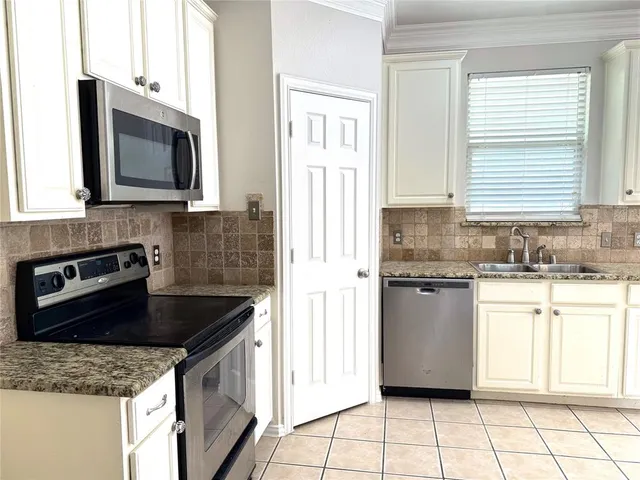 $2,095 | 10060 Cedar Lake Drive, Providence Village, TX 76227