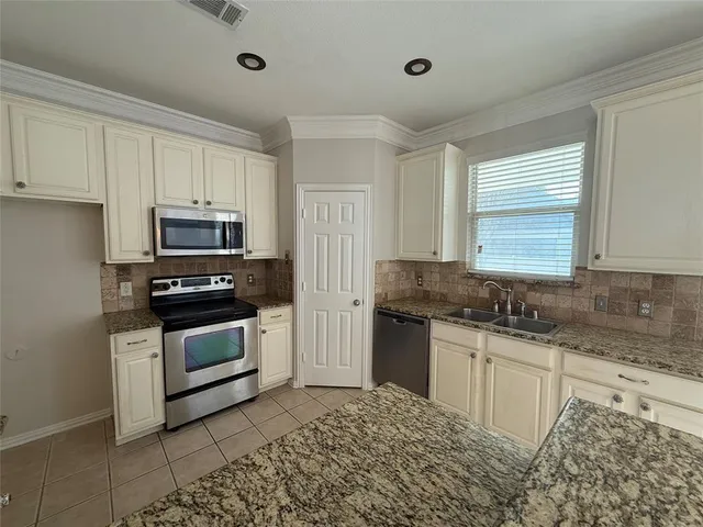 $2,095 | 10060 Cedar Lake Drive, Providence Village, TX 76227