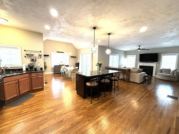 $824,900 | 2 Everett Drive, Pepperell, MA 01463