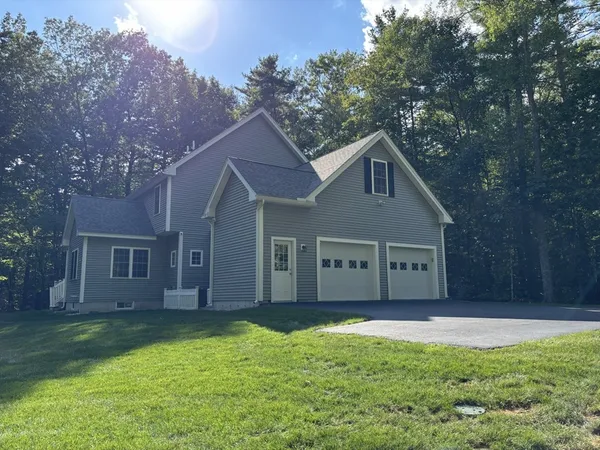 $824,900 | 2 Everett Drive, Pepperell, MA 01463