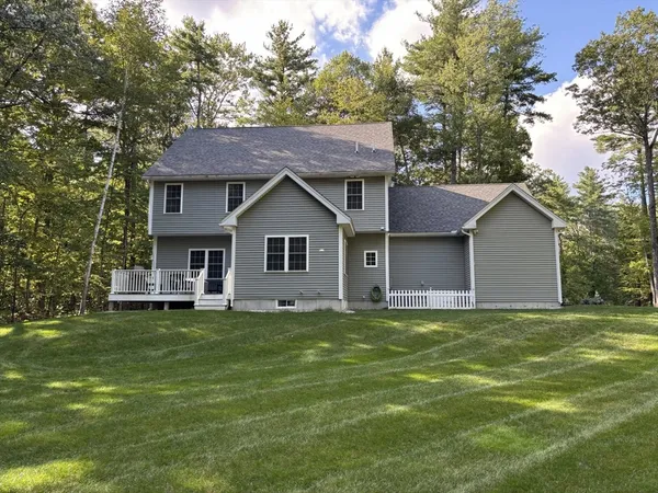 $824,900 | 2 Everett Drive, Pepperell, MA 01463