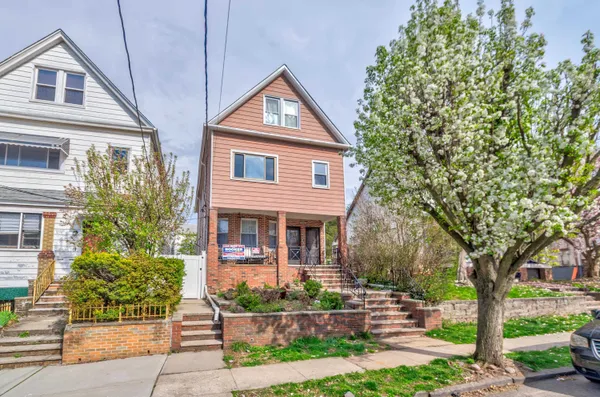 $2,500 | 142 Humphrey Avenue, Unit 2, Bayonne, NJ 07002