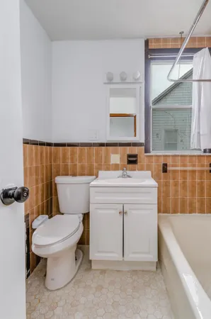 $2,500 | 142 Humphrey Avenue, Unit 2, Bayonne, NJ 07002