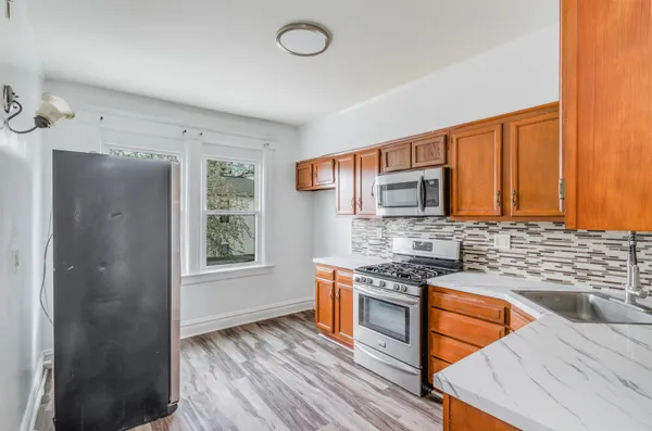 $2,500 | 142 Humphrey Avenue, Unit 2, Bayonne, NJ 07002