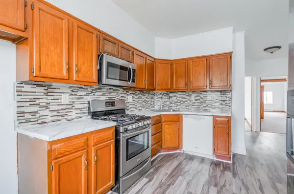 $2,500 | 142 Humphrey Avenue, Unit 2, Bayonne, NJ 07002