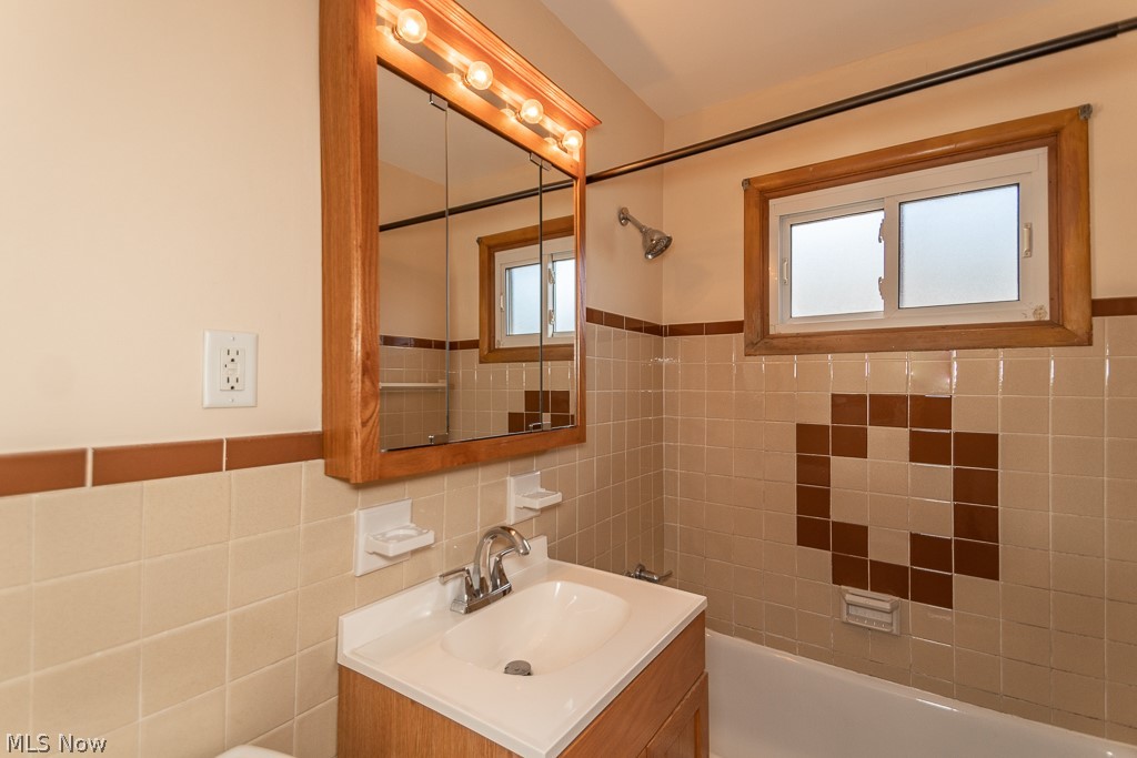 659 Pendley Road Willowick, OH 44095 - Photo 15 of 22