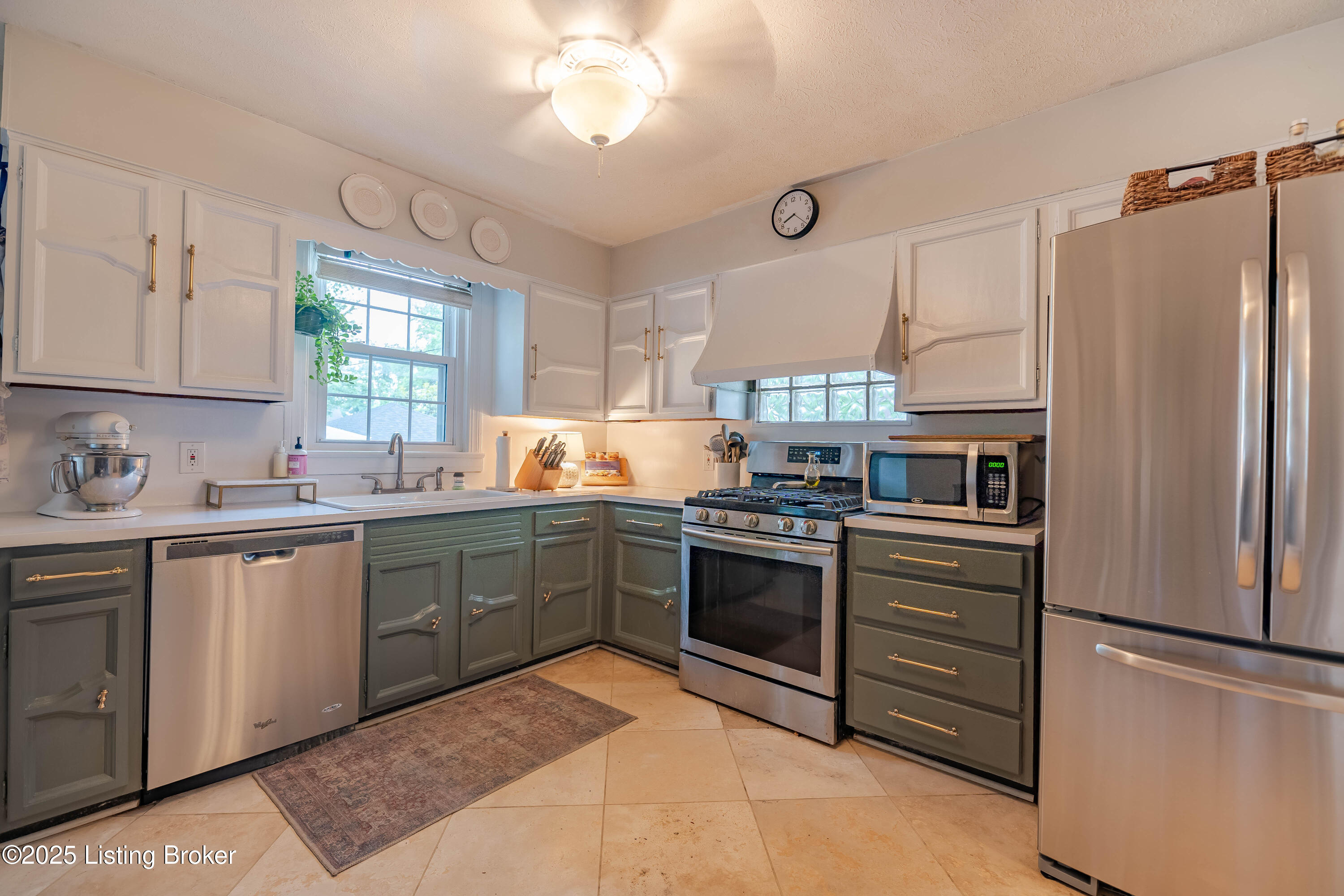 4016 Alton Road Louisville, KY 40207 - Photo 9 of 26 DSC00844-HDR