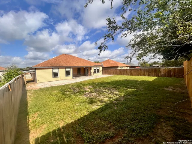 $311,500 | 113 South 3rd Street, Skidmore, TX 78389