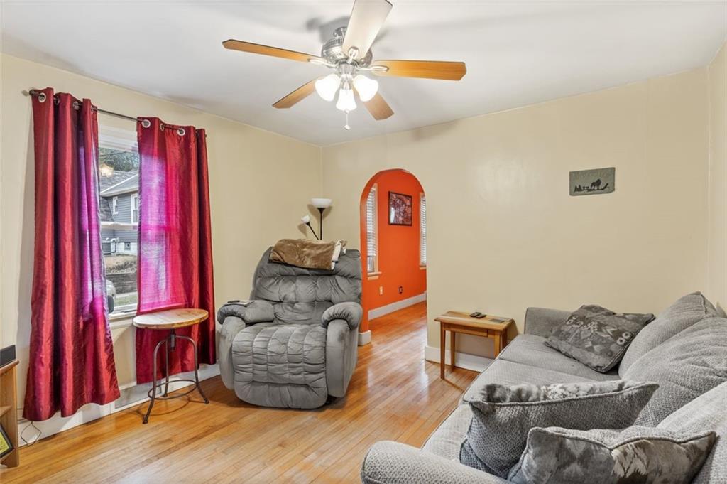 942 Harmony Road Ambridge, PA 15003 - Photo 4 of 17 Gallery Image 4