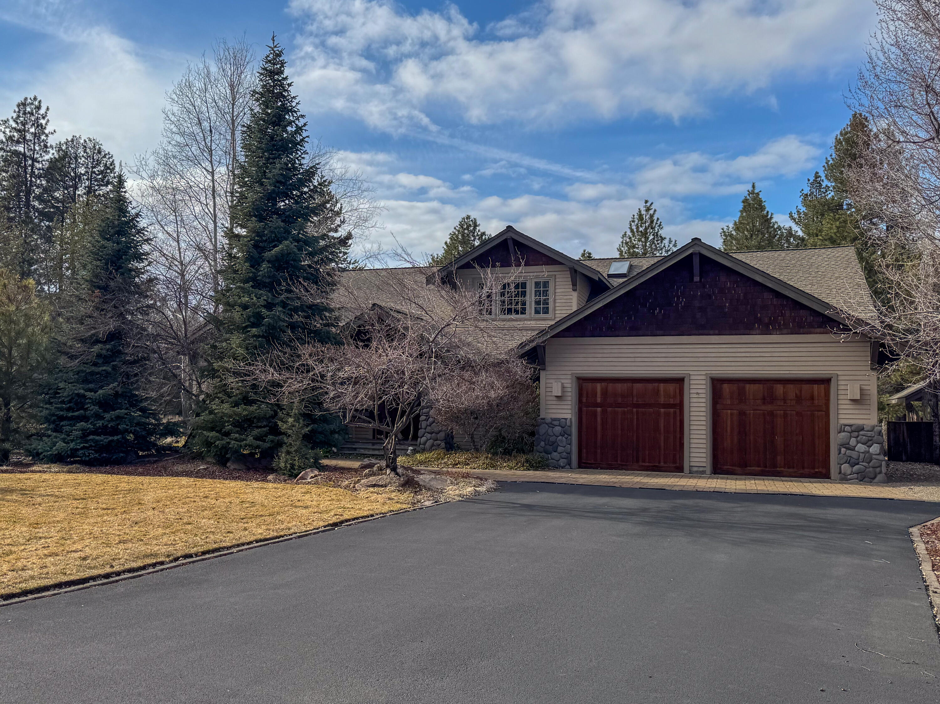 26236 Southwest Pine Lodge Road Camp Sherman, OR 97730 - Photo 3 of 77 Easy access paved driveway and 3 car garage