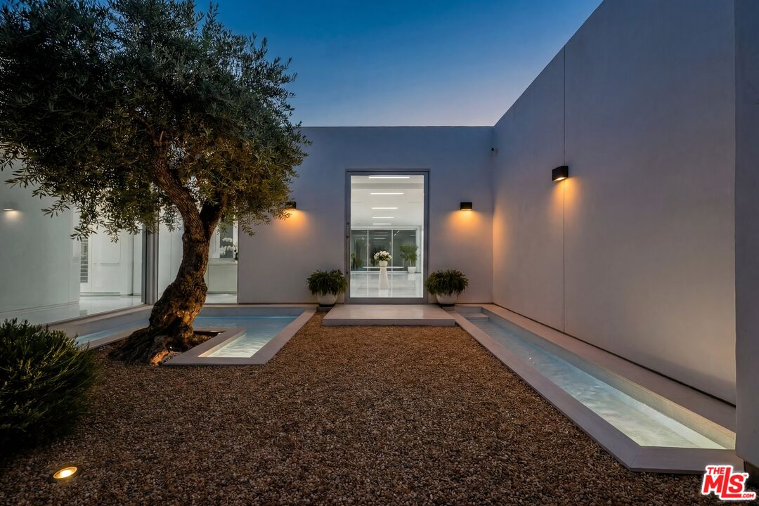 1029 Wallace Ridge Beverly Hills, CA 90210 - Photo 27 of 32
