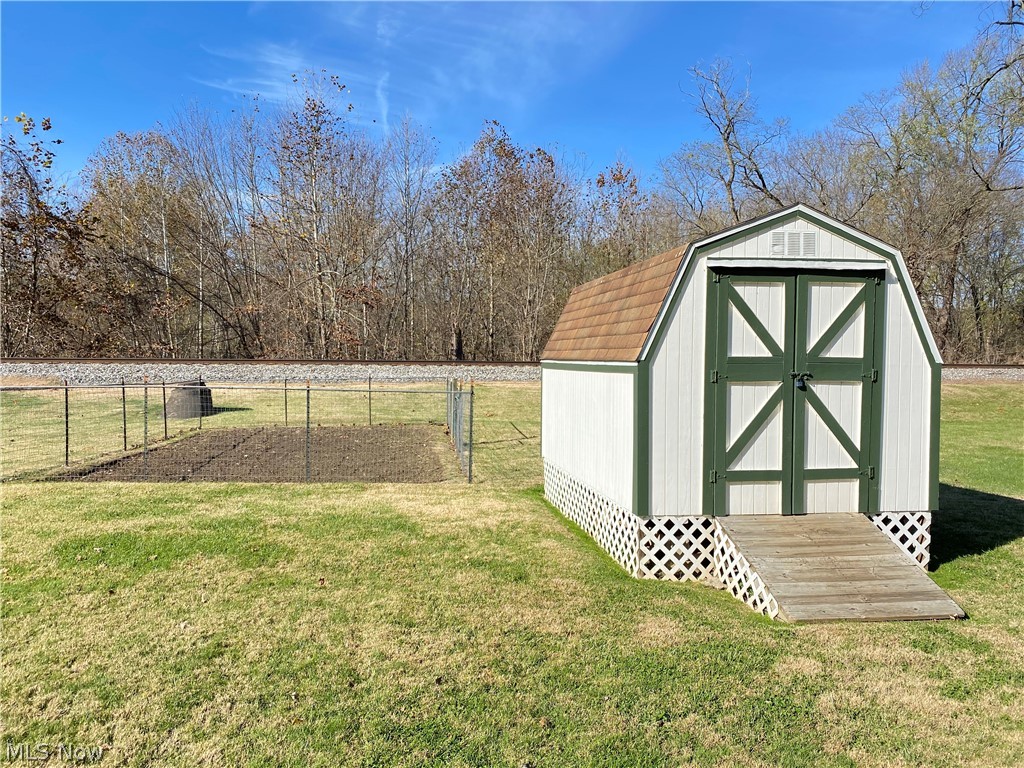 3709 River Road Vienna, WV 26105 - Photo 8 of 34 SHED GOES W PROPERTY