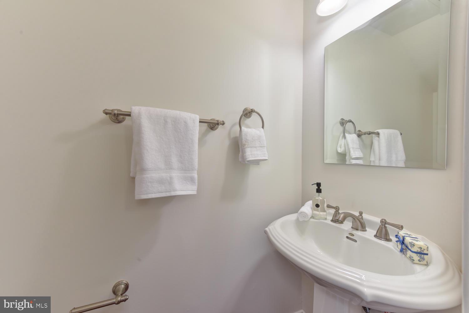 706 8th Street Northeast Washington, DC 20002 - Photo 13 of 47 Main Level Powder Room