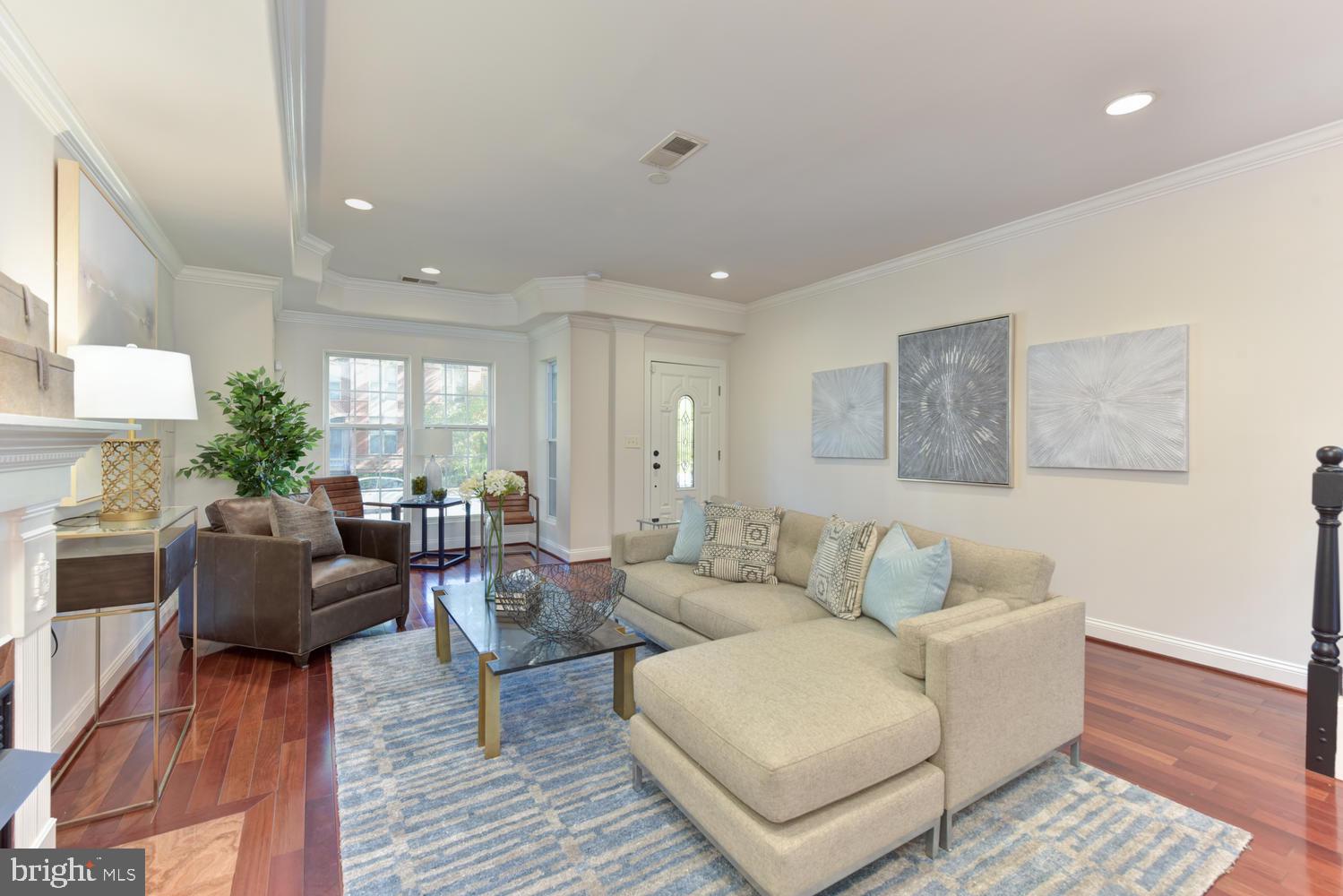 706 8th Street Northeast Washington, DC 20002 - Photo 3 of 47 Extra Wide Living Room w Brazilian Cherry Floors