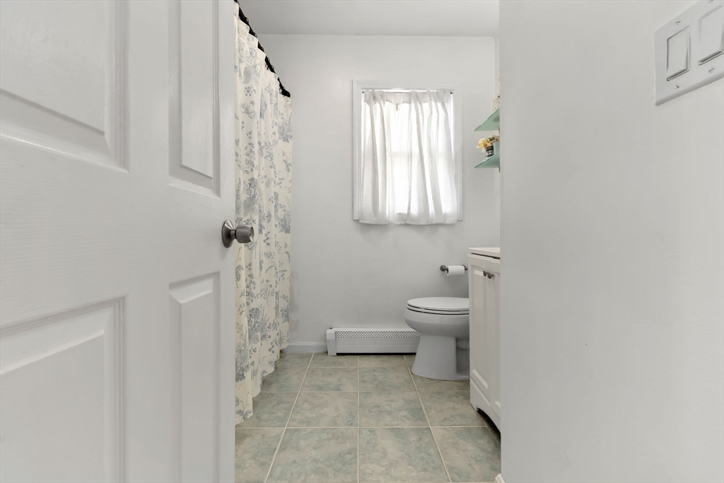 4 Alpine Court Gloucester, MA 01930 - Photo 16 of 38