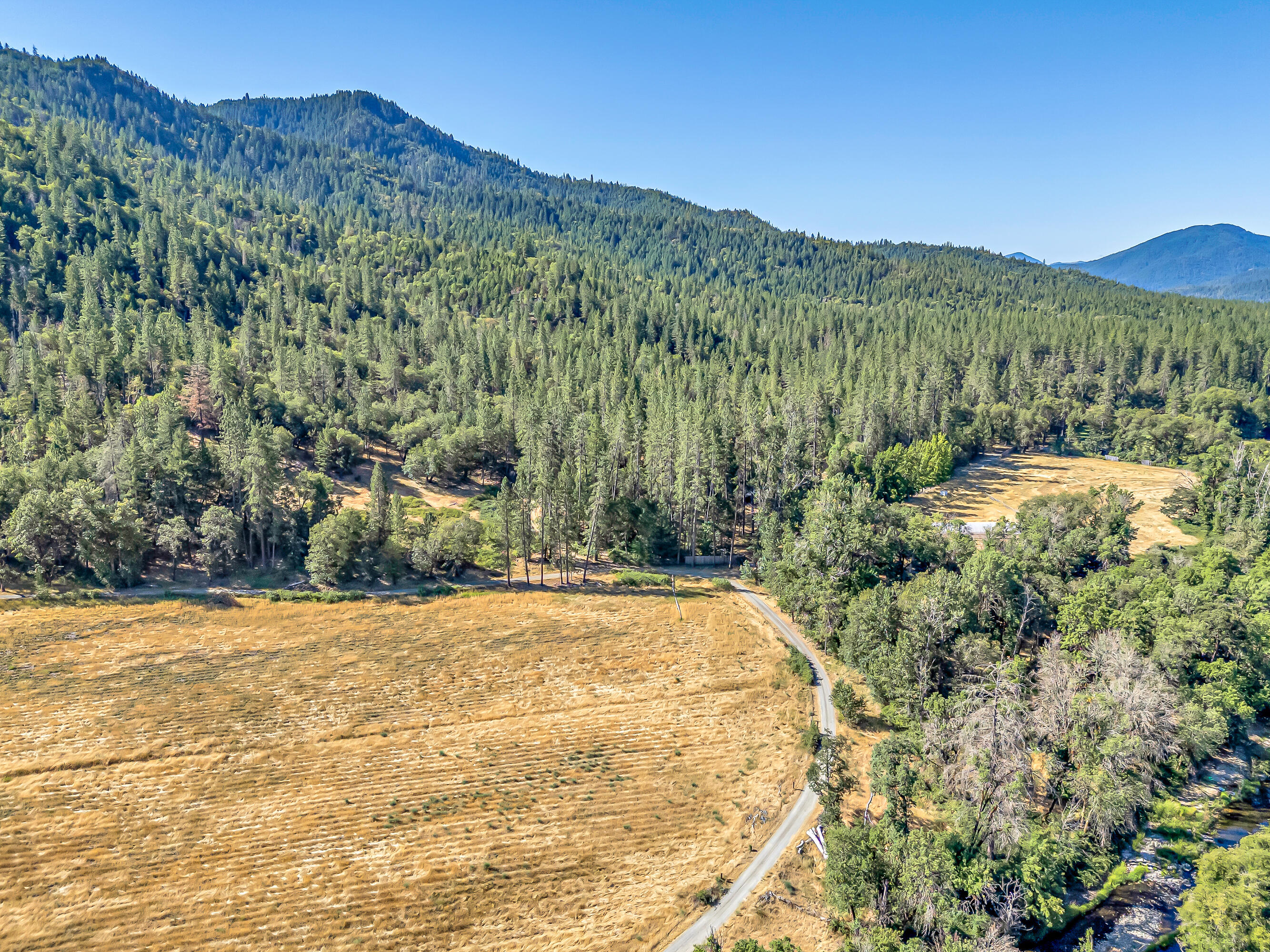 9820 East Evans Creek Road Rogue River, OR 97537 - Photo 53 of 58 DJI_20250722094702_0013_D