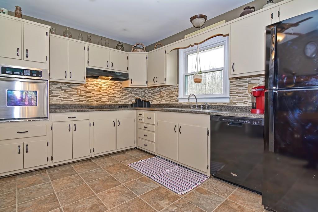 596 Millville Road Uxbridge, MA 01569 - Photo 8 of 35 Gallery Image 8
