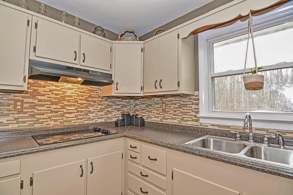 596 Millville Road Uxbridge, MA 01569 - Photo 9 of 35 Gallery Image 9