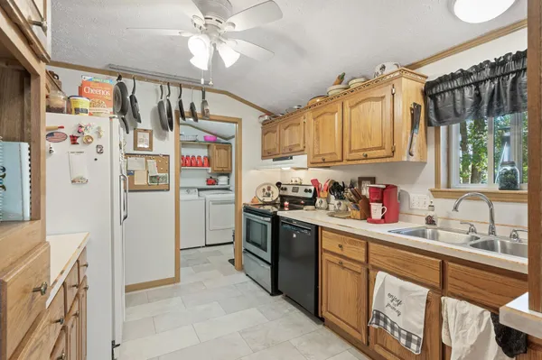 $685,000 | 2894 115th Avenue, Princeton, MN 55371