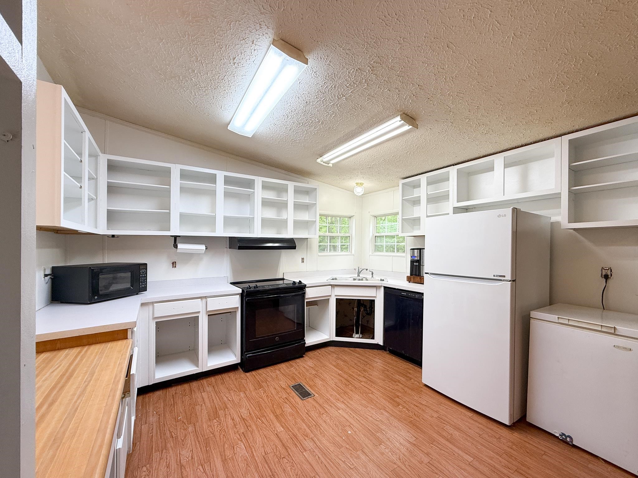 1071 Patton Farm Road Stuarts Draft, VA 24477 - Photo 6 of 14 Gallery Image 6