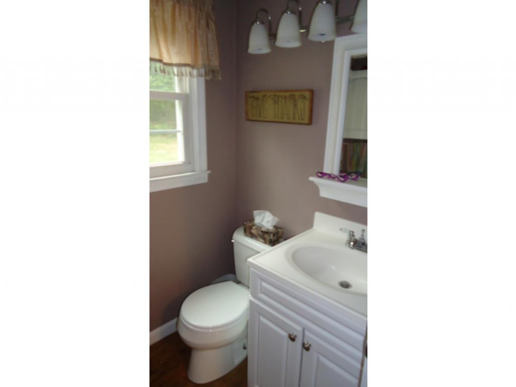 33 Caron Road Bedford, NH 03110 - Photo 14 of 25