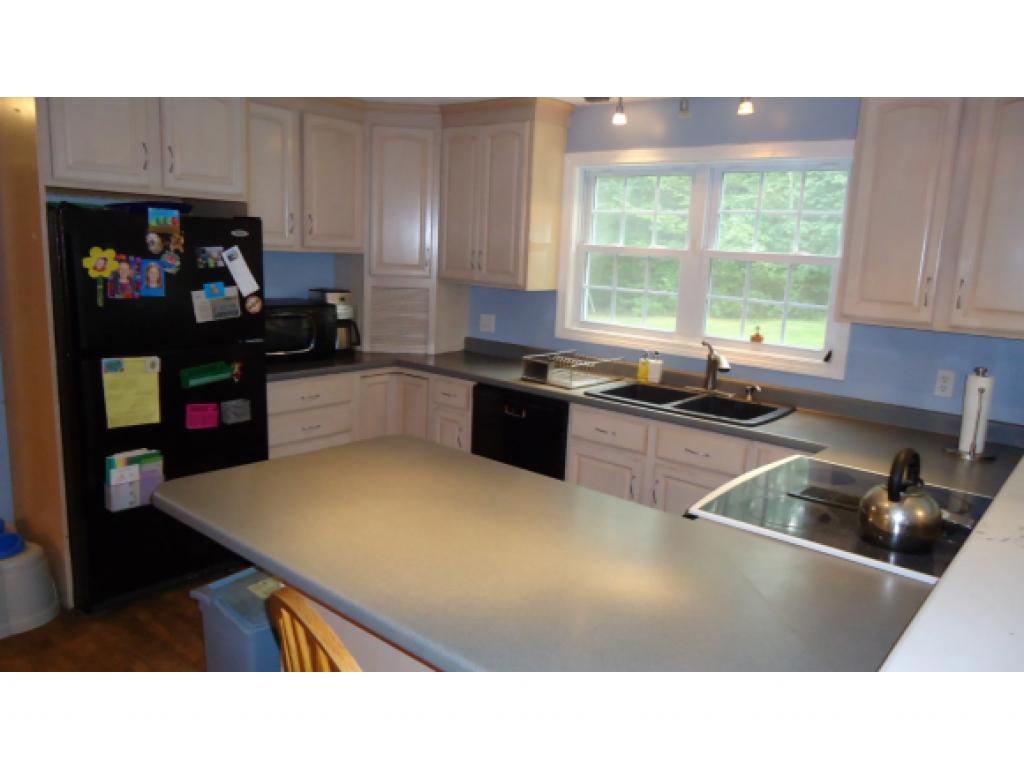 33 Caron Road Bedford, NH 03110 - Photo 8 of 25