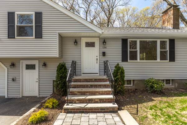 134 Boston Rock Road Melrose, MA 02176 - Photo 2 of 30 Gallery Image 2