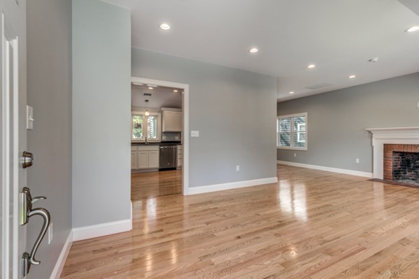 134 Boston Rock Road Melrose, MA 02176 - Photo 3 of 30 Gallery Image 3