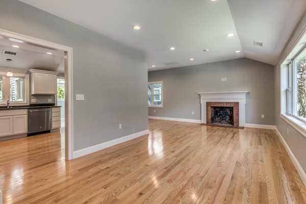 134 Boston Rock Road Melrose, MA 02176 - Photo 4 of 30 Gallery Image 4