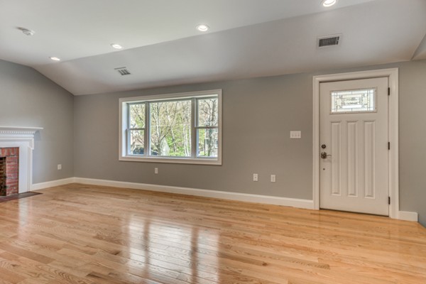134 Boston Rock Road Melrose, MA 02176 - Photo 5 of 30 Gallery Image 5