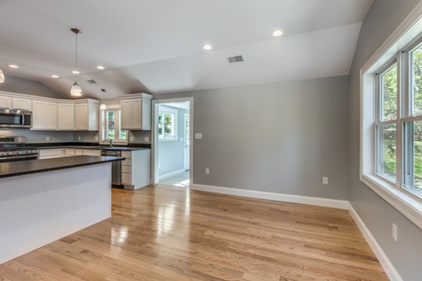 134 Boston Rock Road Melrose, MA 02176 - Photo 10 of 30 Gallery Image 10